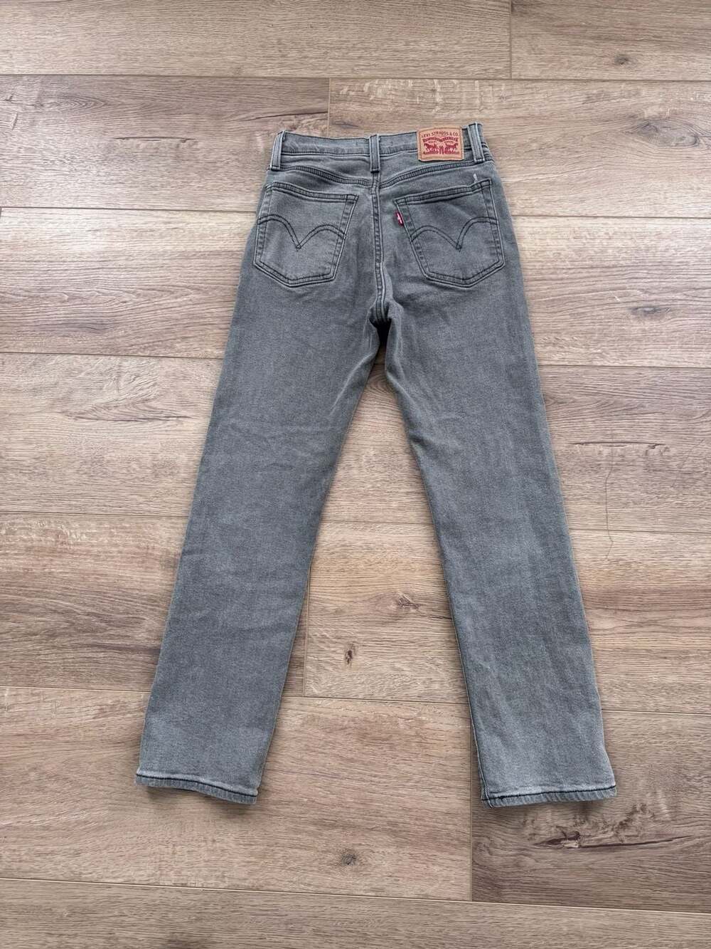 Levi’s Wedgie Straight High Rise Gray Jeans Size 26 Vintage Wash - Picture 10 of 10